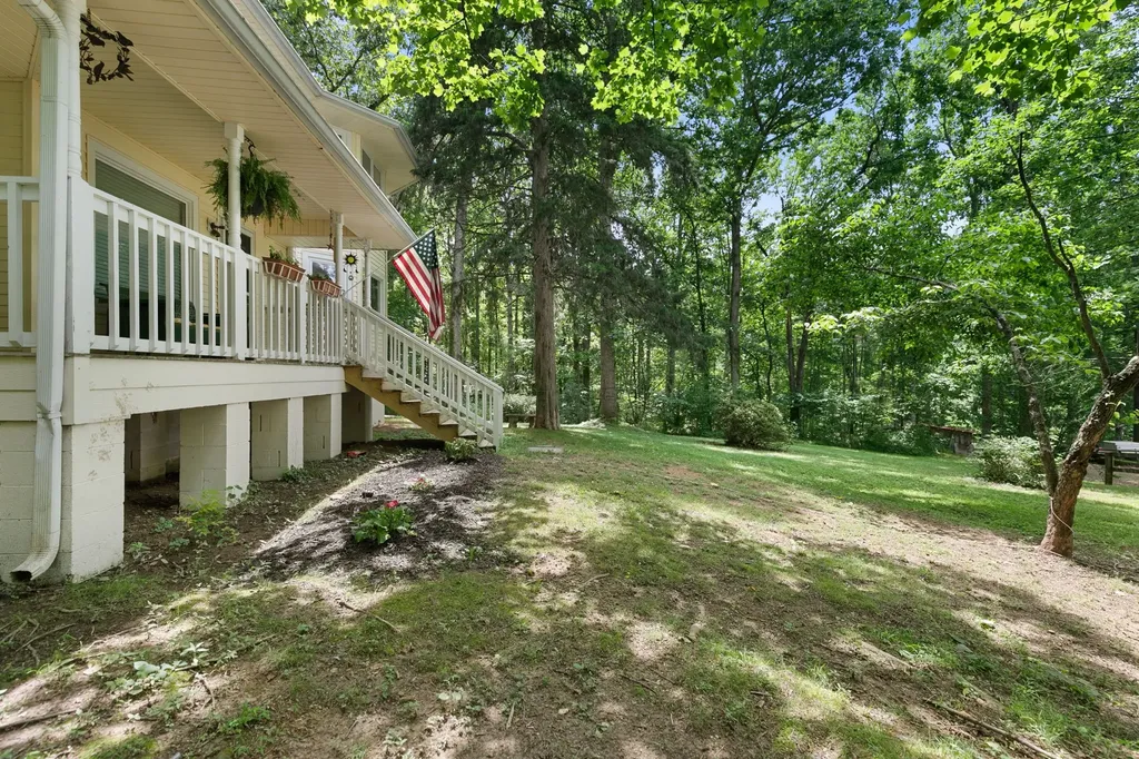 9849 Haynes Lane Bon Aqua TN 37025