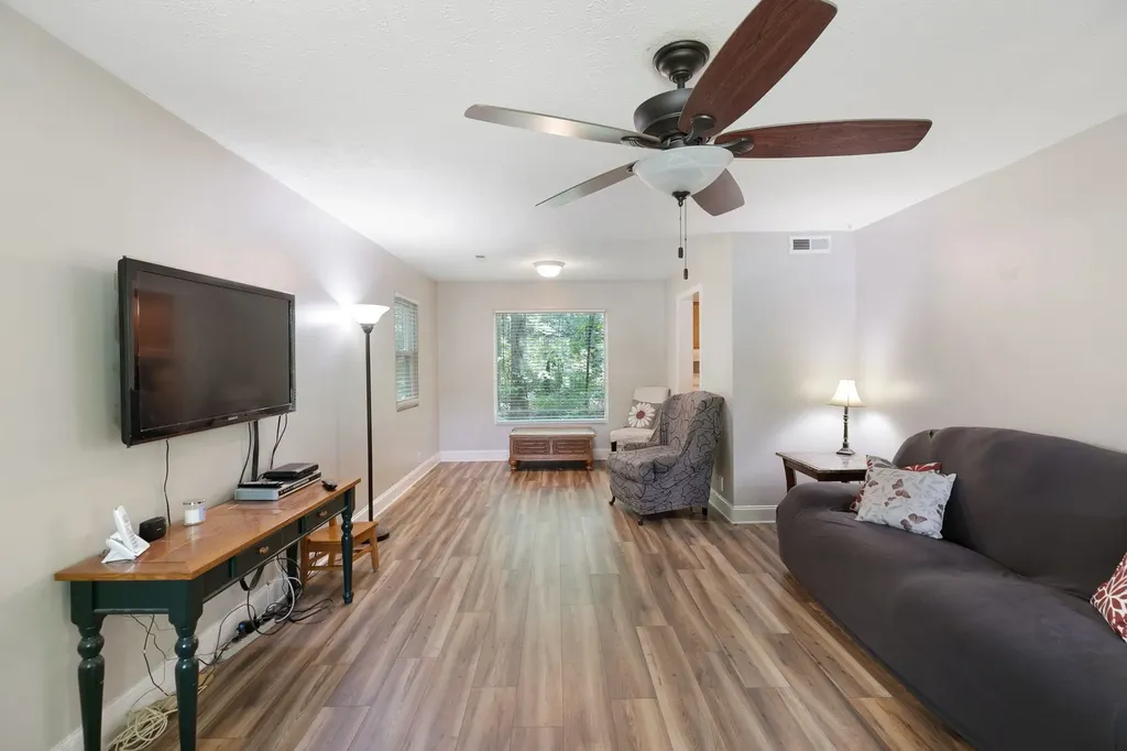 9849 Haynes Lane Bon Aqua TN 37025