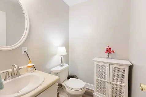 9849 Haynes Lane Bon Aqua TN 37025