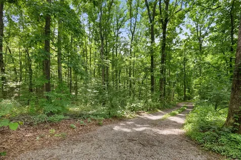 9849 Haynes Lane Bon Aqua TN 37025
