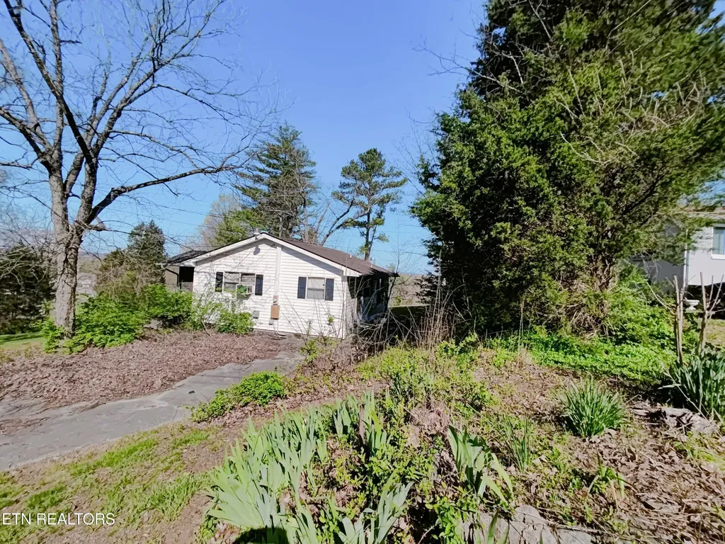 647 W Lamar Alexander Parkway Maryville TN 37801