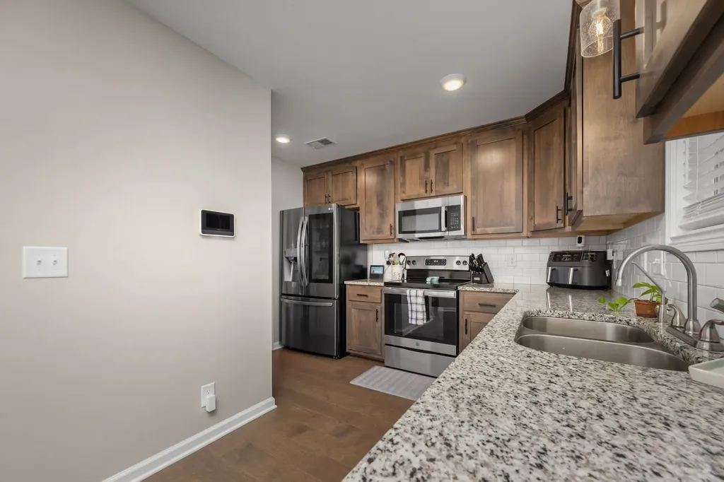1108 Barnhill Road Clarksville TN 37043