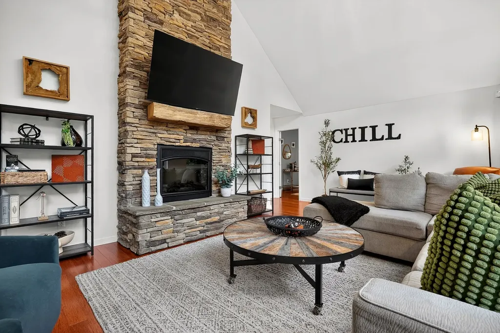2499 Shoreside Drive Smithville TN 37166