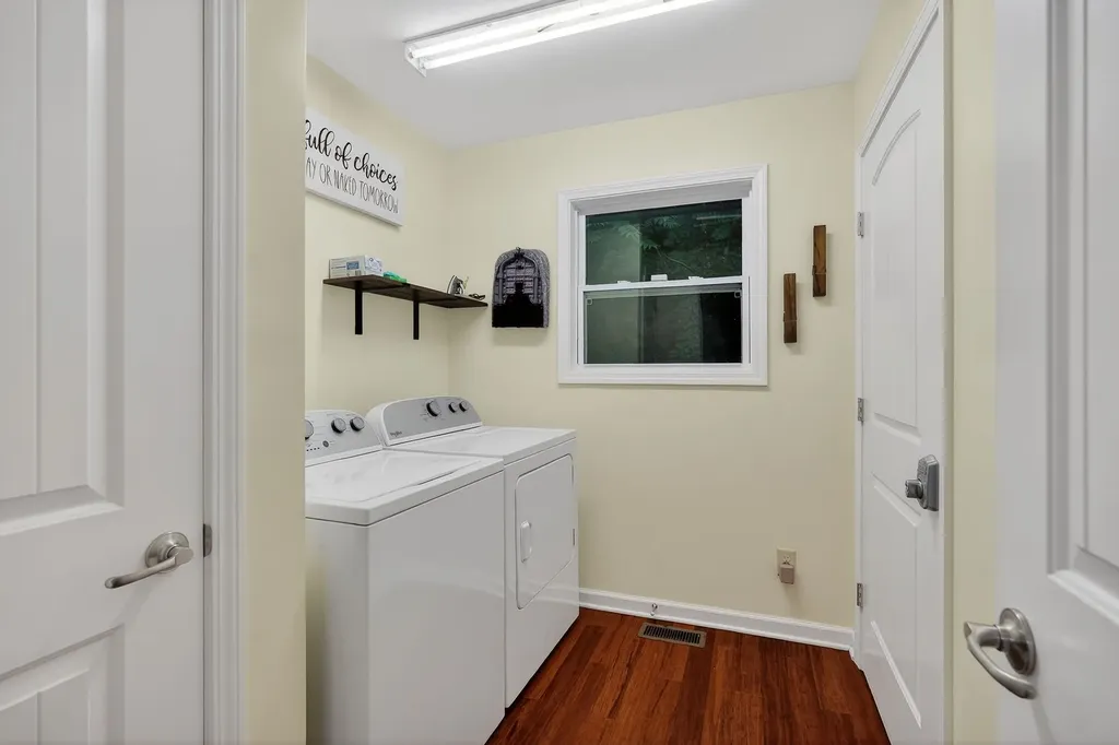 2499 Shoreside Drive Smithville TN 37166