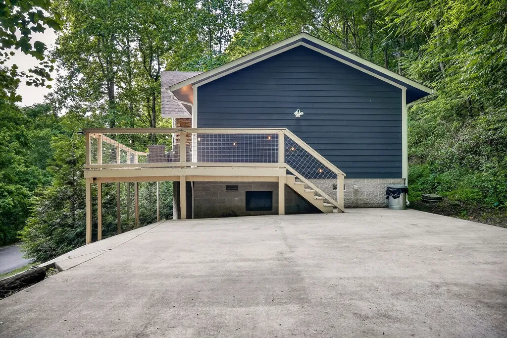 2499 Shoreside Drive Smithville TN 37166