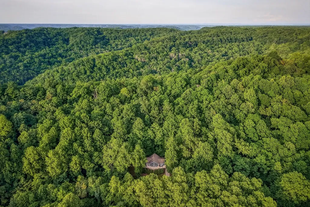 2499 Shoreside Drive Smithville TN 37166