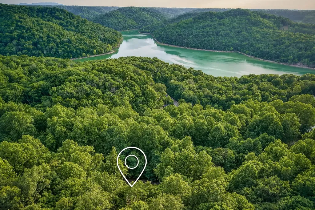 2499 Shoreside Drive Smithville TN 37166
