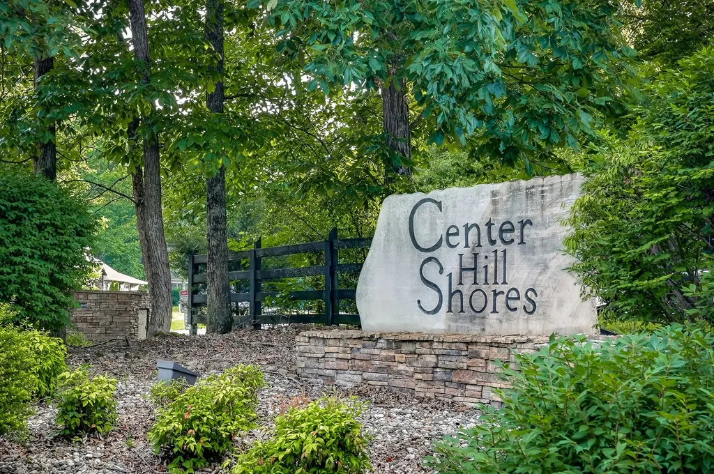 2499 Shoreside Drive Smithville TN 37166