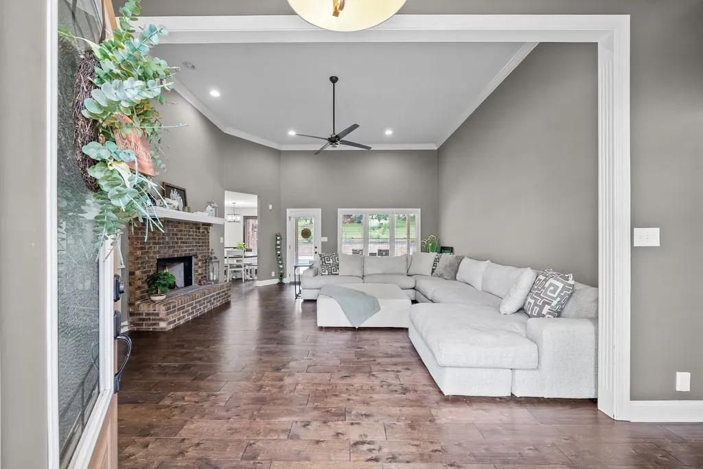 455 Stonemeadow Road Clarksville TN 37043