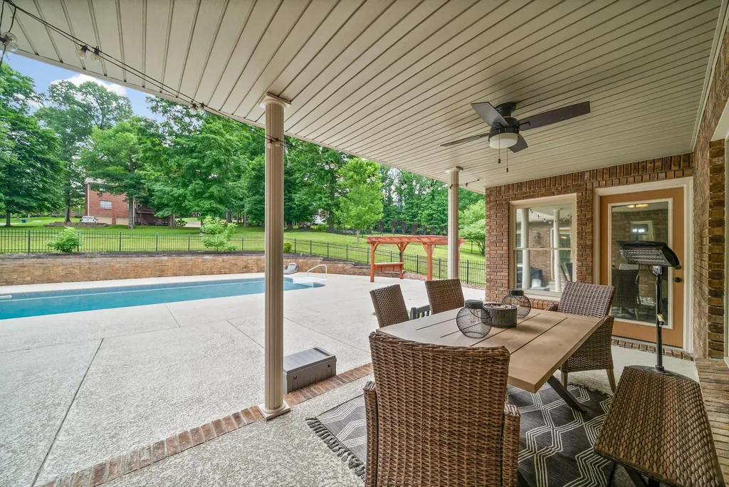 455 Stonemeadow Road Clarksville TN 37043