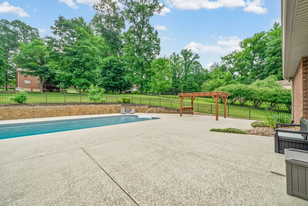 455 Stonemeadow Road Clarksville TN 37043
