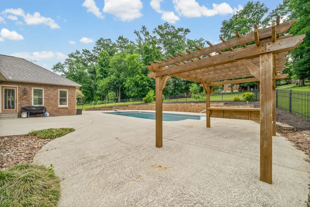 455 Stonemeadow Road Clarksville TN 37043