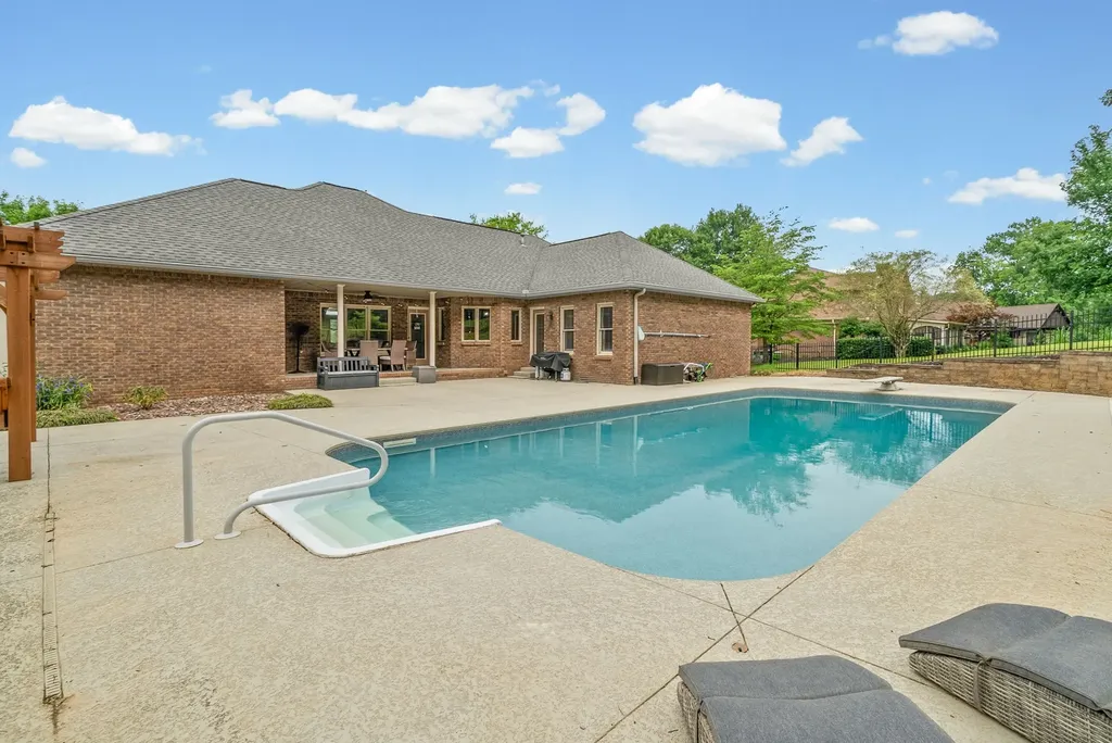 455 Stonemeadow Road Clarksville TN 37043