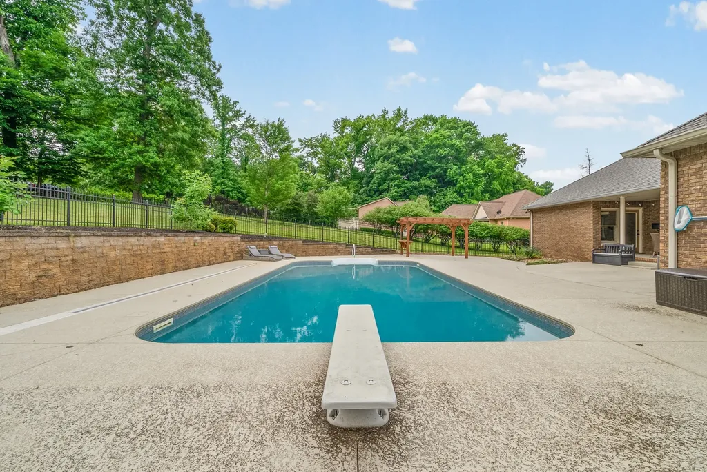 455 Stonemeadow Road Clarksville TN 37043