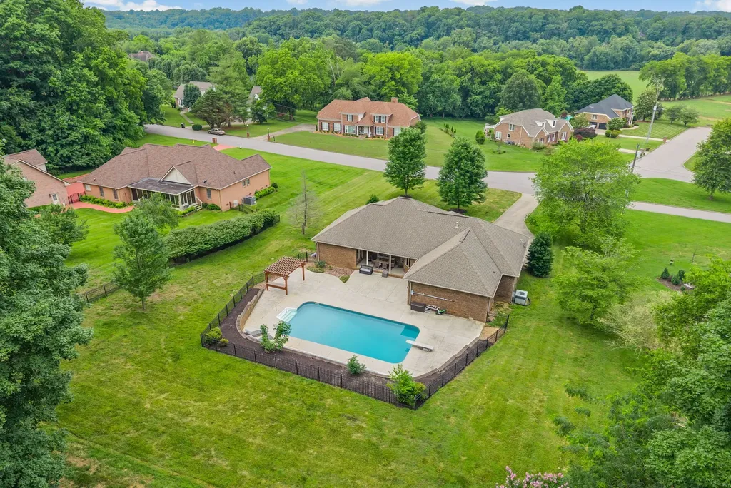 455 Stonemeadow Road Clarksville TN 37043