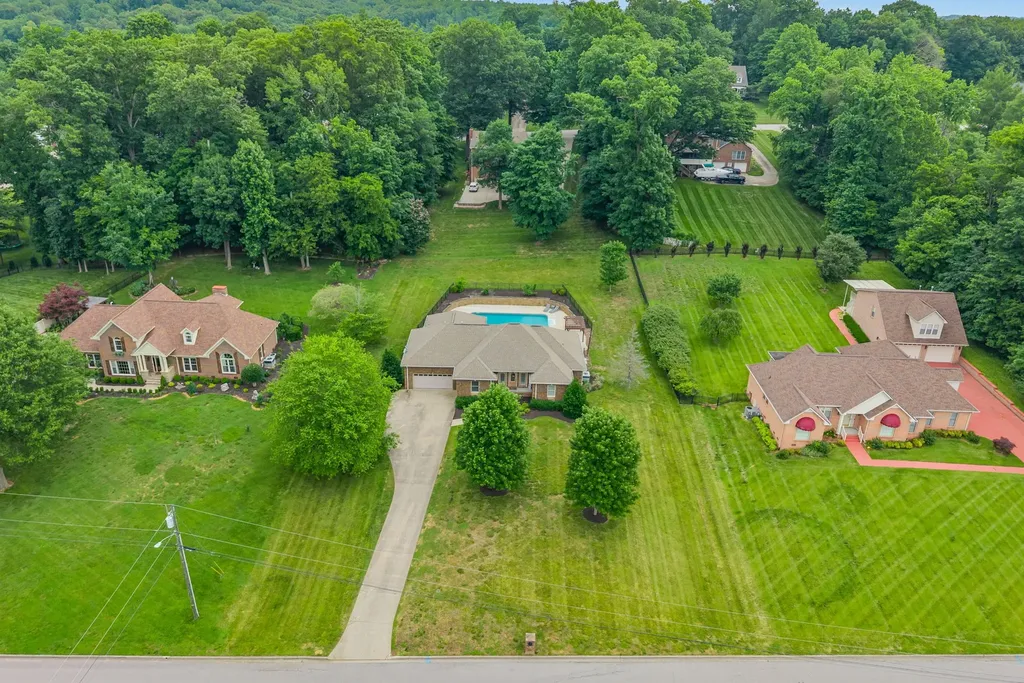 455 Stonemeadow Road Clarksville TN 37043