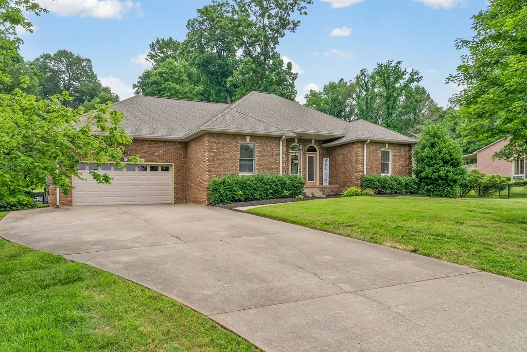 455 Stonemeadow Road Clarksville TN 37043