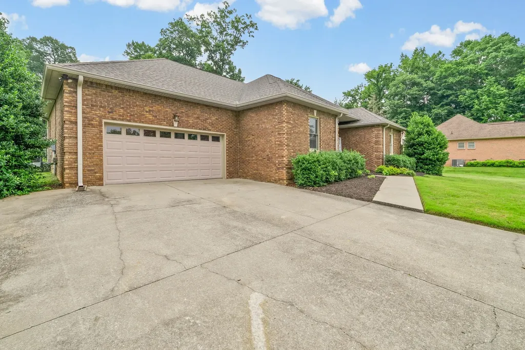 455 Stonemeadow Road Clarksville TN 37043