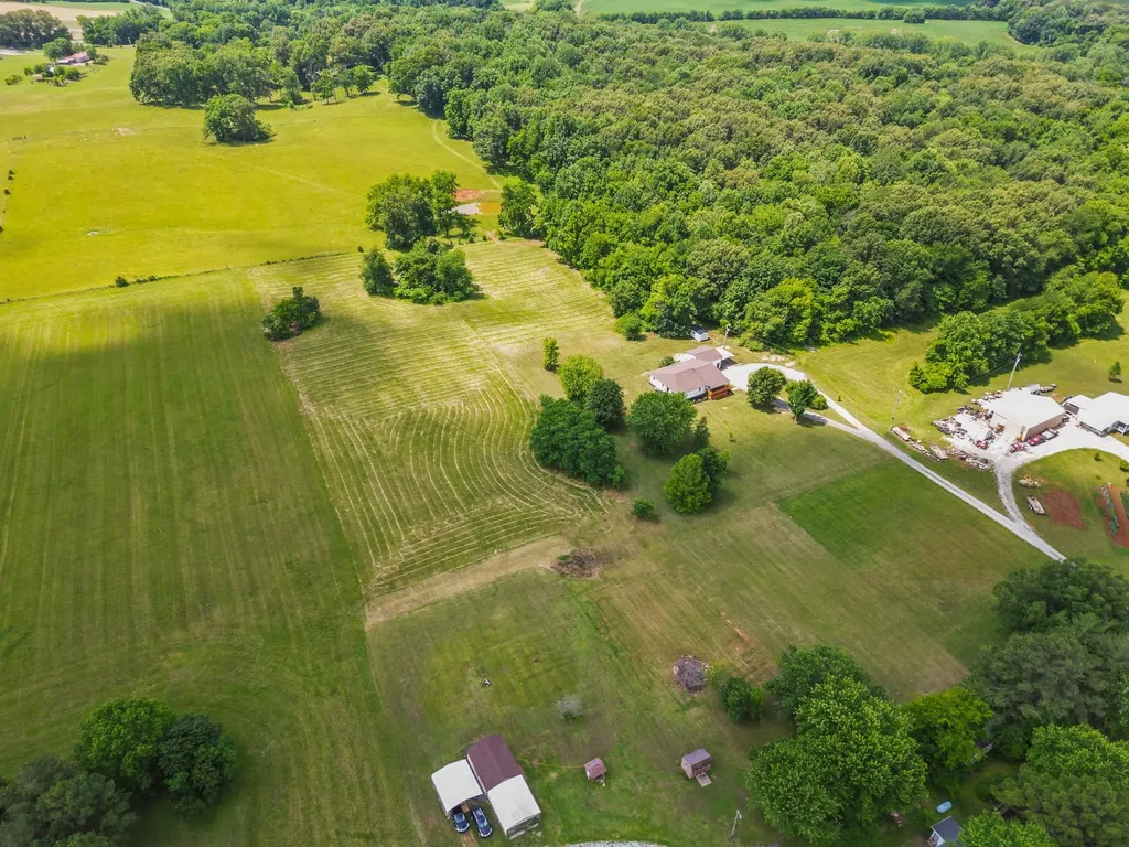 4919 Pulliam Hardaway Road Springfield TN 37172