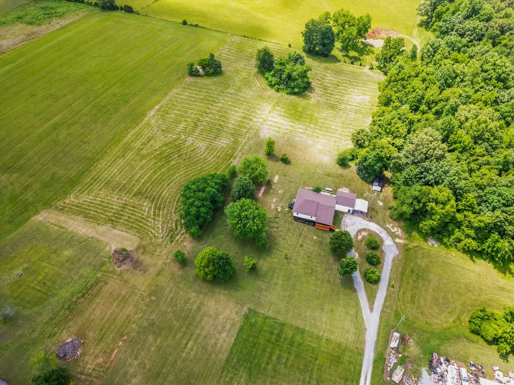 4919 Pulliam Hardaway Road Springfield TN 37172