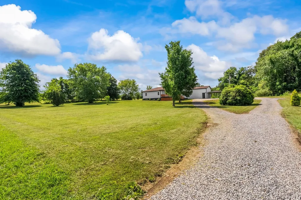 4919 Pulliam Hardaway Road Springfield TN 37172