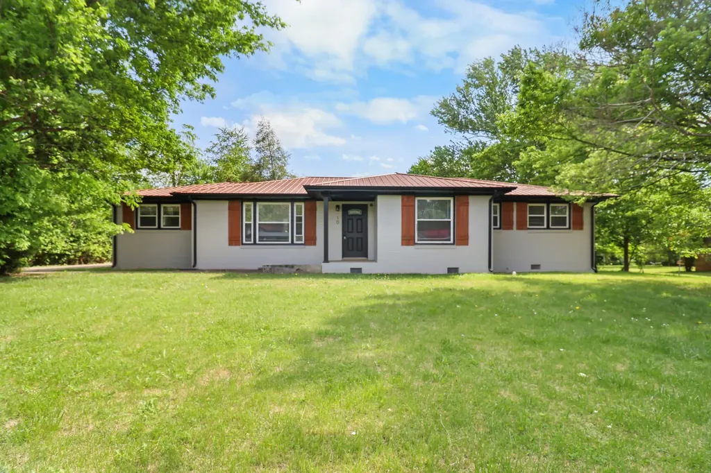 10 Lexington Drive Clarksville TN 37042