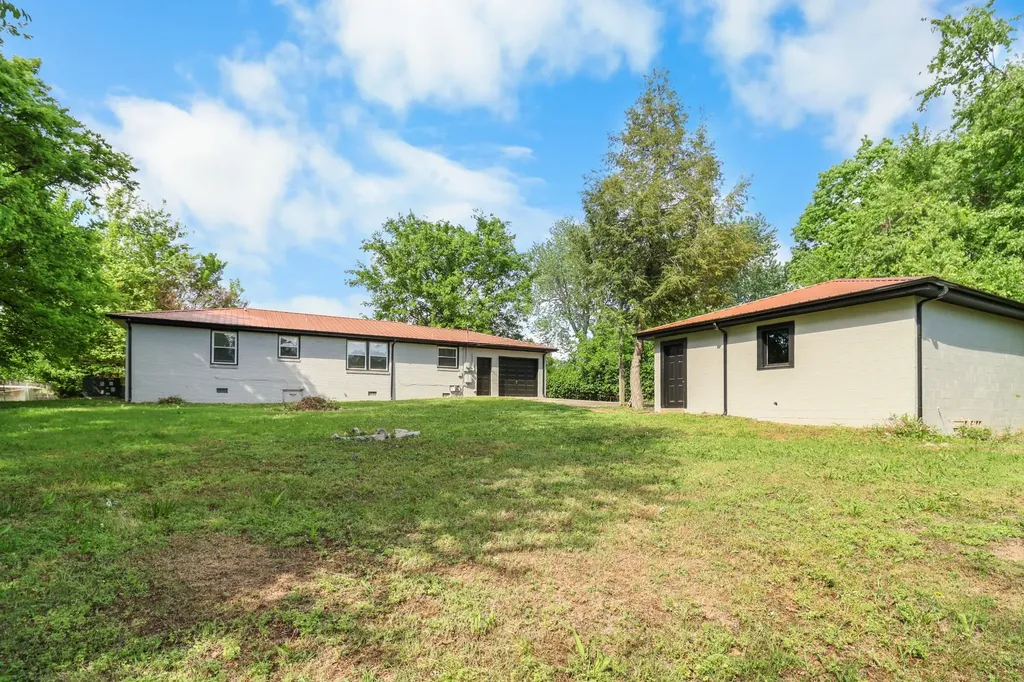 10 Lexington Drive Clarksville TN 37042