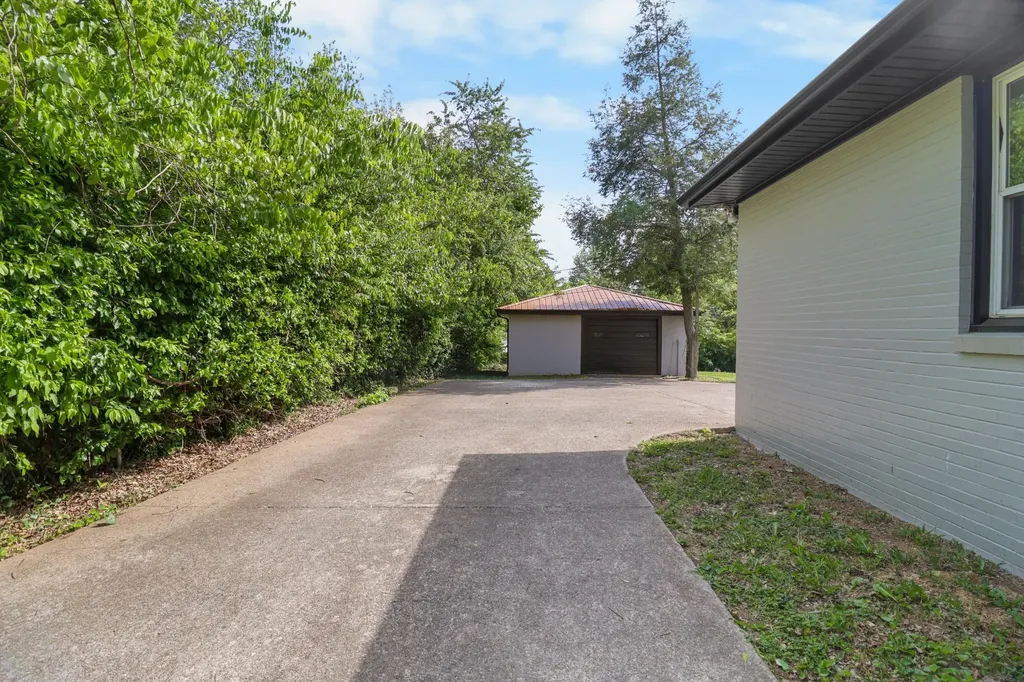 10 Lexington Drive Clarksville TN 37042