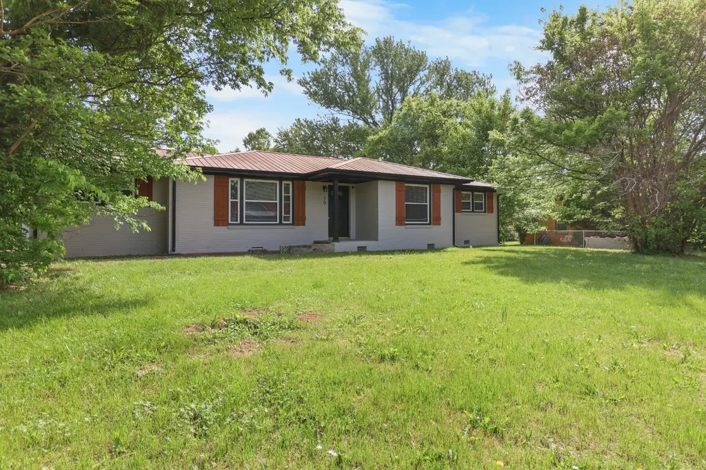 10 Lexington Drive Clarksville TN 37042