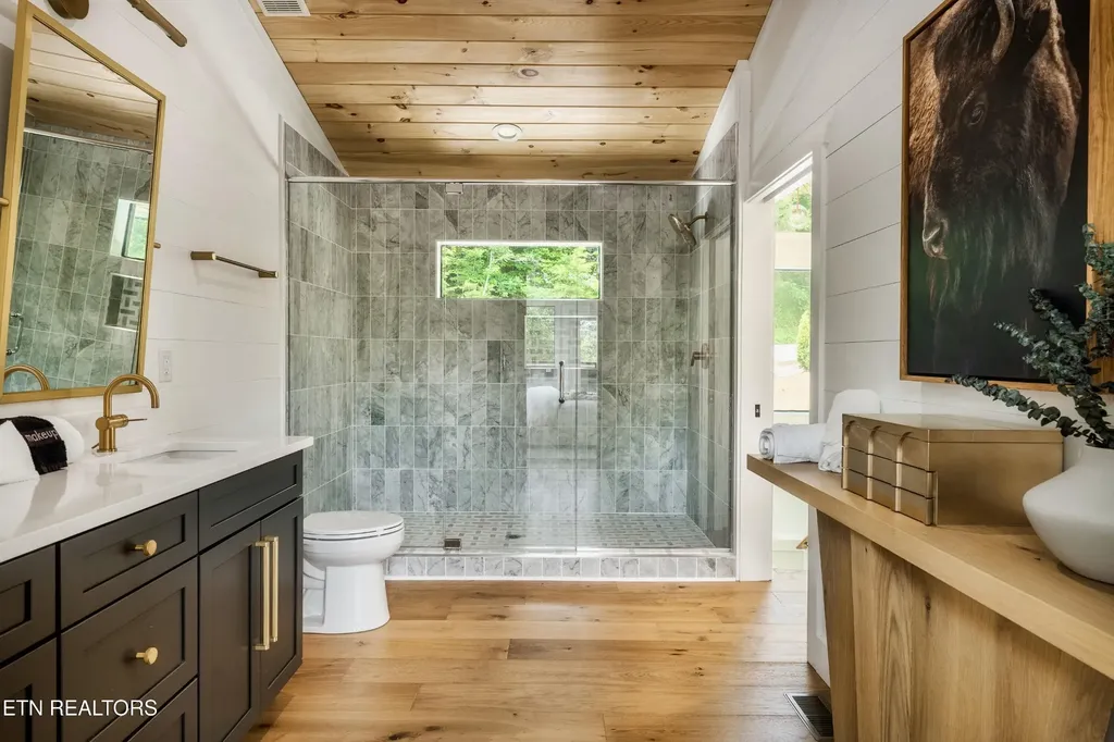 2234 Legend Drive Sevierville TN 37876