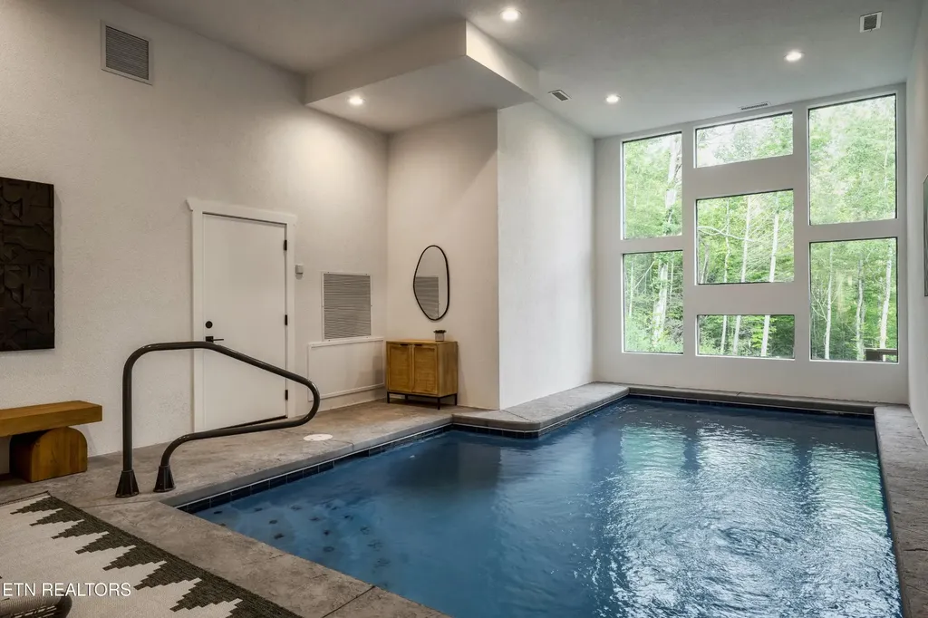 2234 Legend Drive Sevierville TN 37876