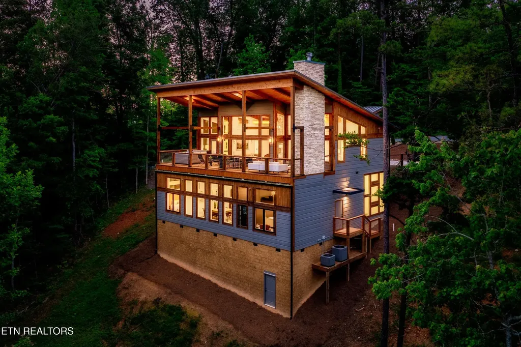 2234 Legend Drive Sevierville TN 37876