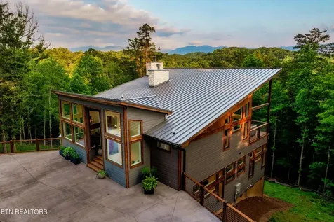 2234 Legend Drive Sevierville TN 37876