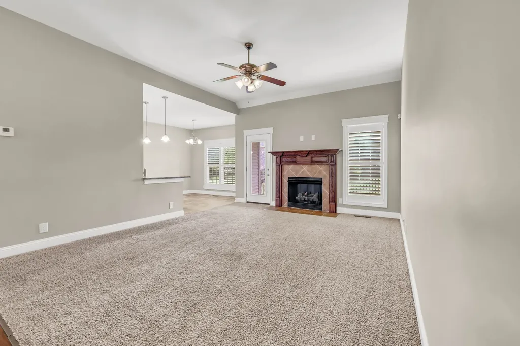 126 Parkland Circle Clarksville TN 37043
