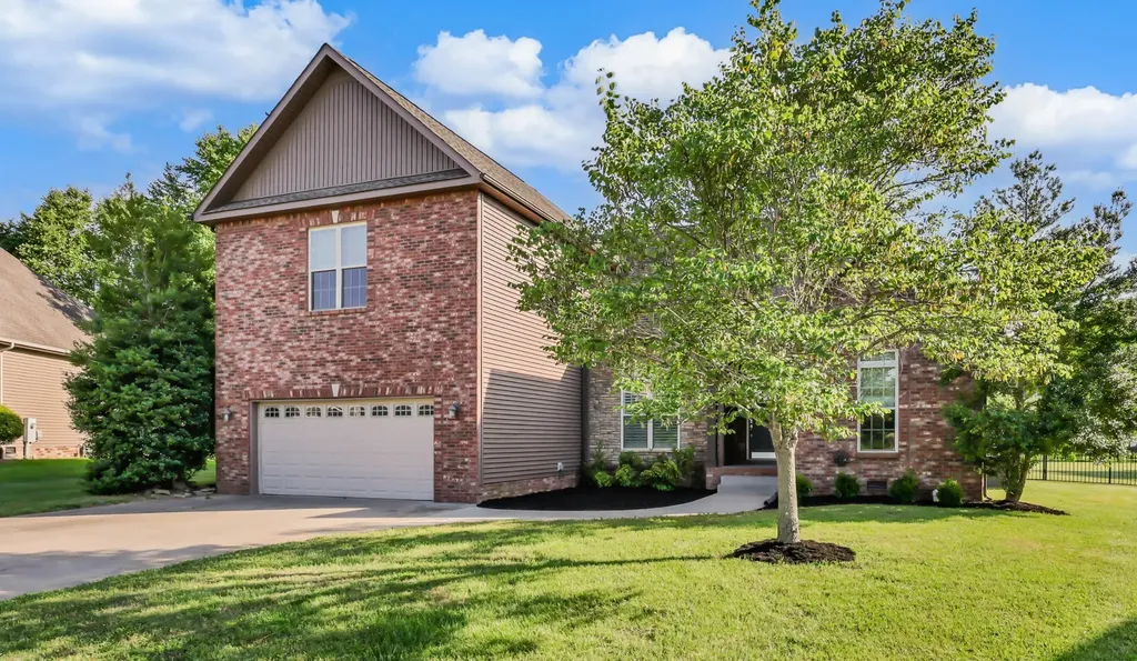 126 Parkland Circle Clarksville TN 37043