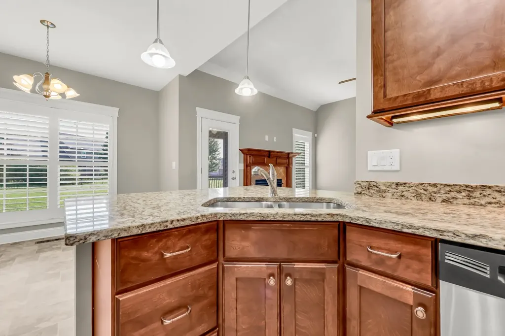 126 Parkland Circle Clarksville TN 37043