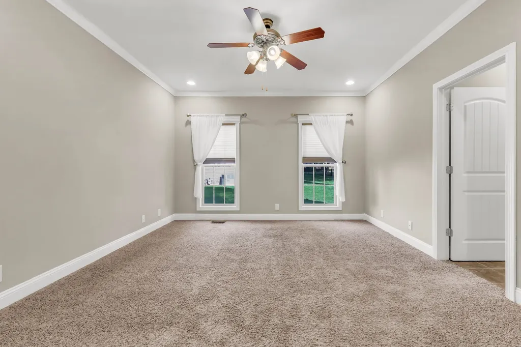126 Parkland Circle Clarksville TN 37043