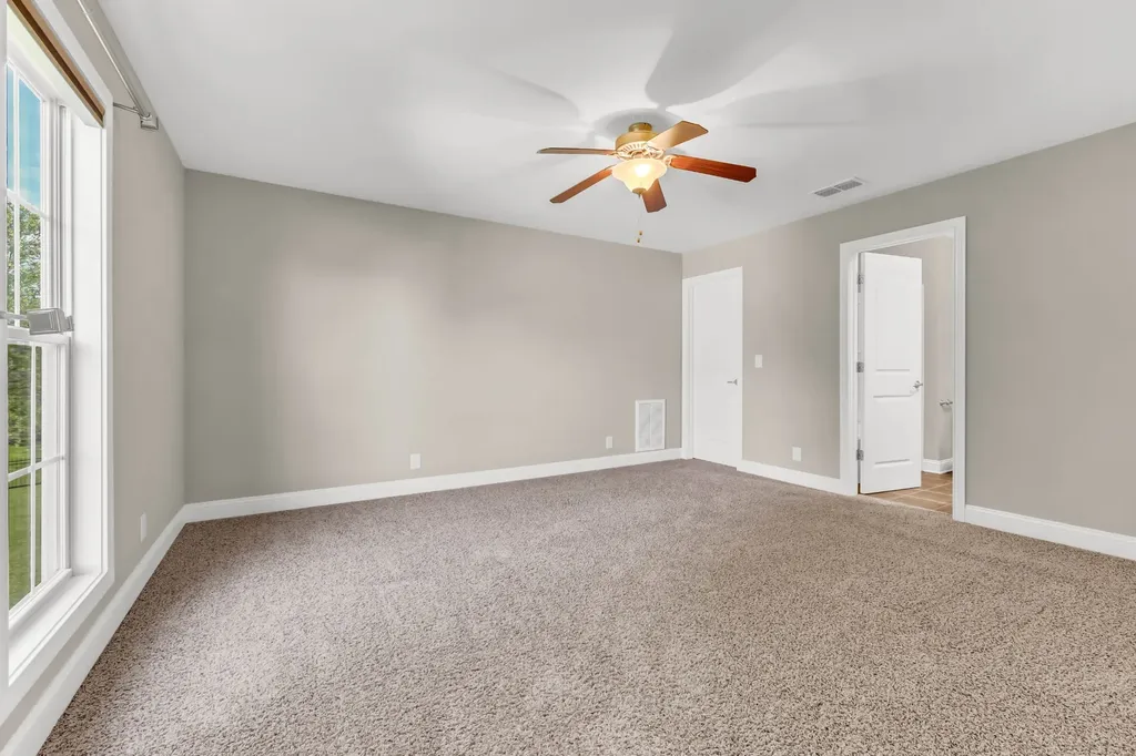 126 Parkland Circle Clarksville TN 37043