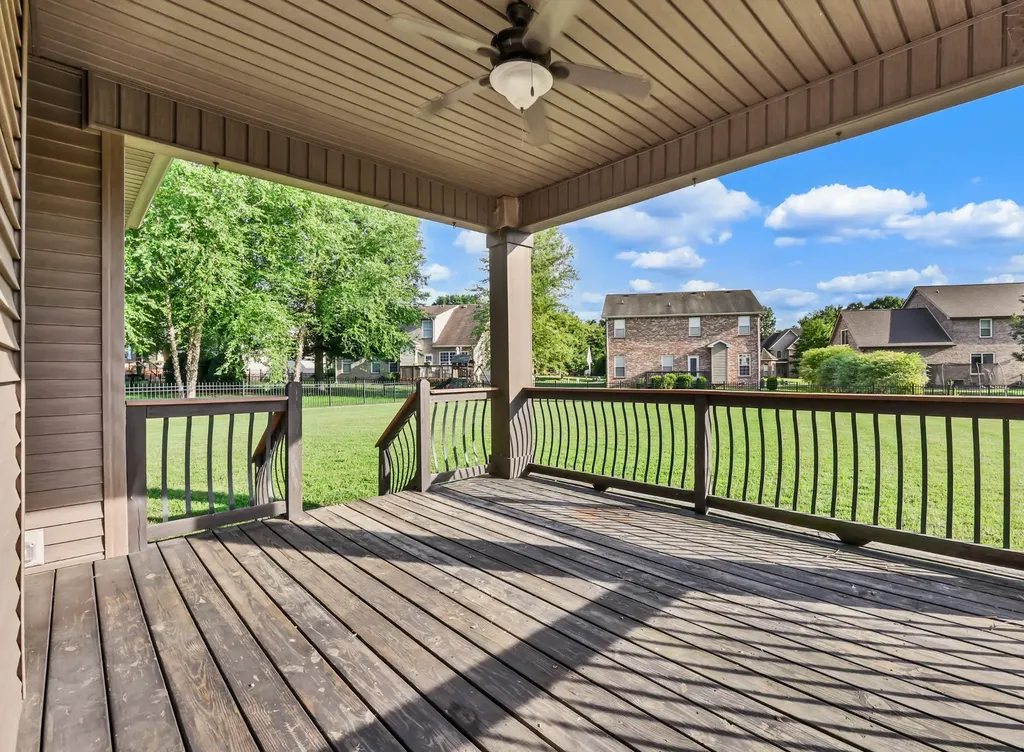 126 Parkland Circle Clarksville TN 37043