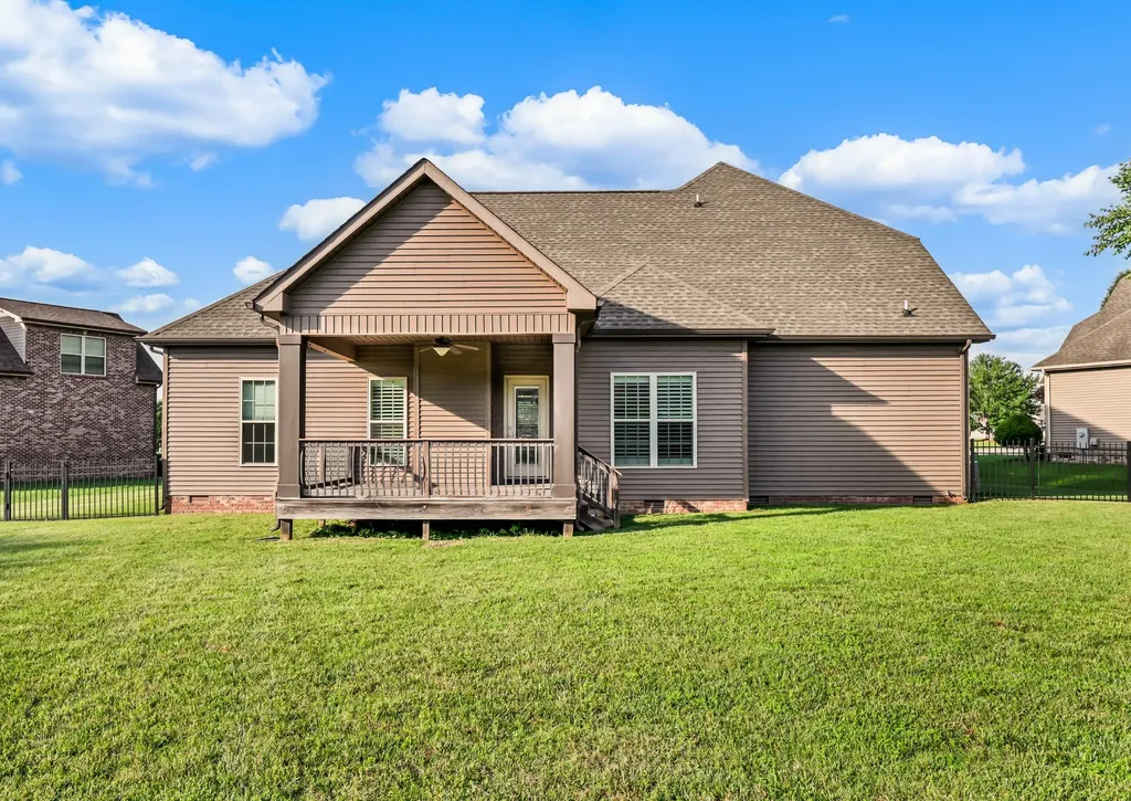 126 Parkland Circle Clarksville TN 37043