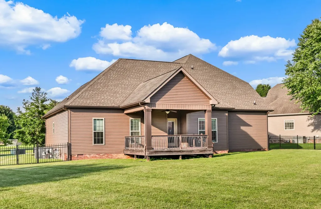 126 Parkland Circle Clarksville TN 37043
