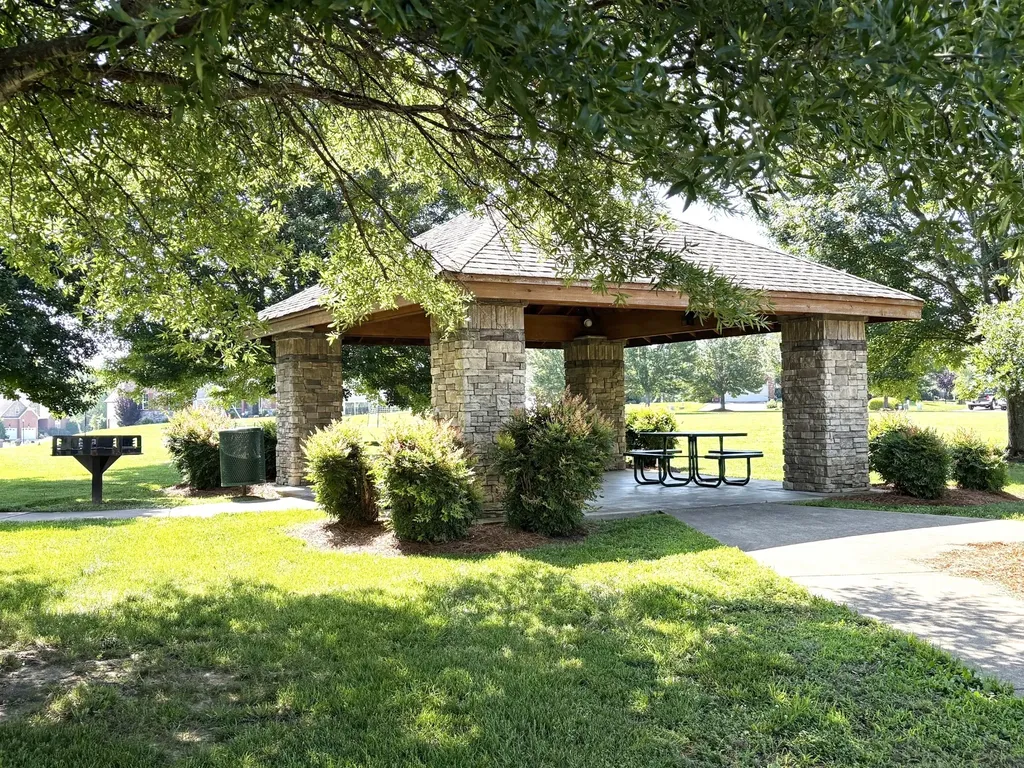 126 Parkland Circle Clarksville TN 37043