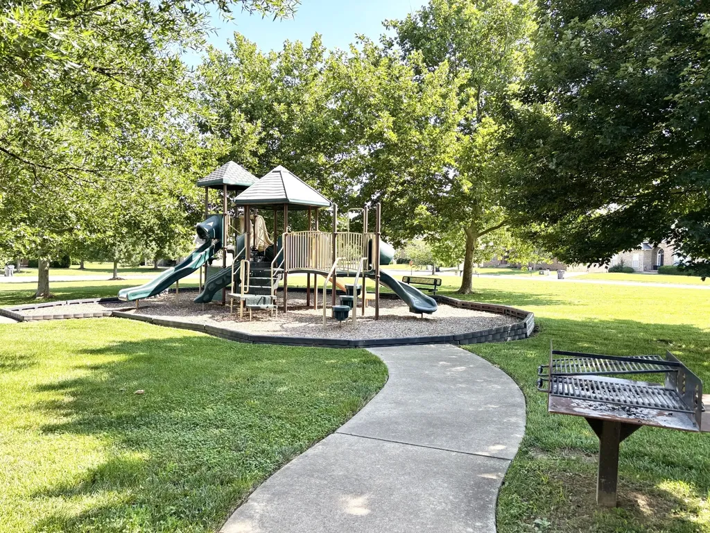126 Parkland Circle Clarksville TN 37043