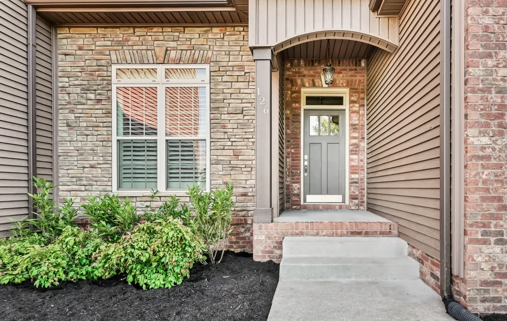 126 Parkland Circle Clarksville TN 37043