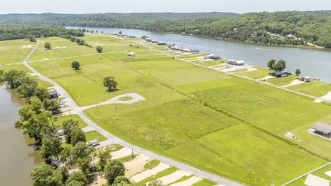 823 River Front Drive Clifton TN 38425