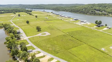 823 River Front Drive Clifton TN 38425