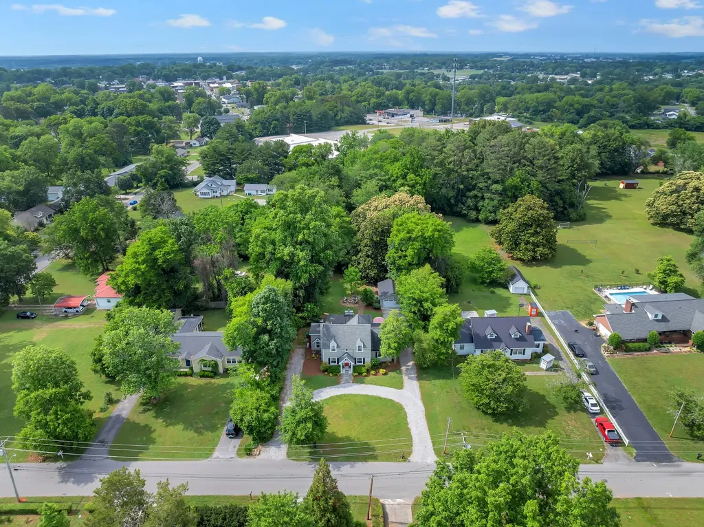 105 8th Ave, SE Winchester TN 37398