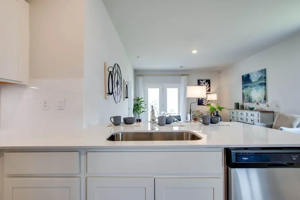 2219 Quinn White House TN 37188