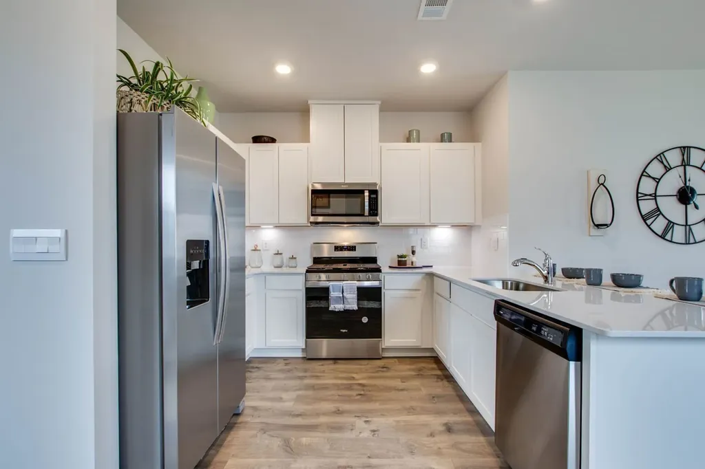 2219 Quinn White House TN 37188