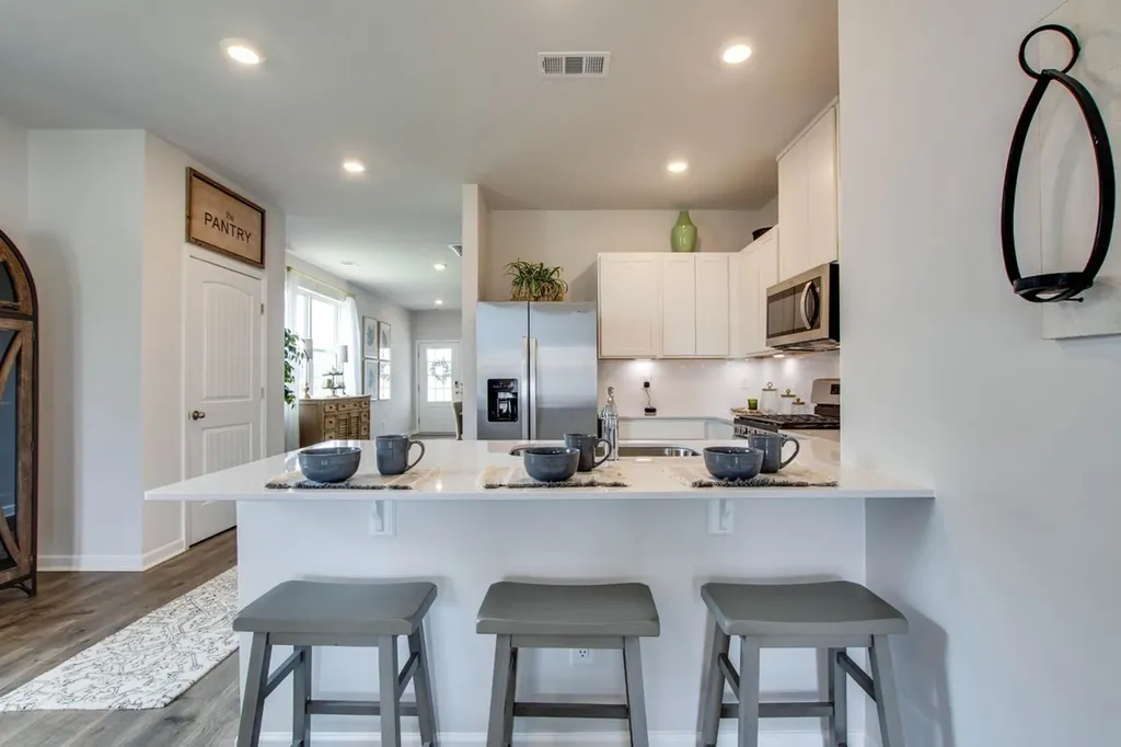 2219 Quinn White House TN 37188